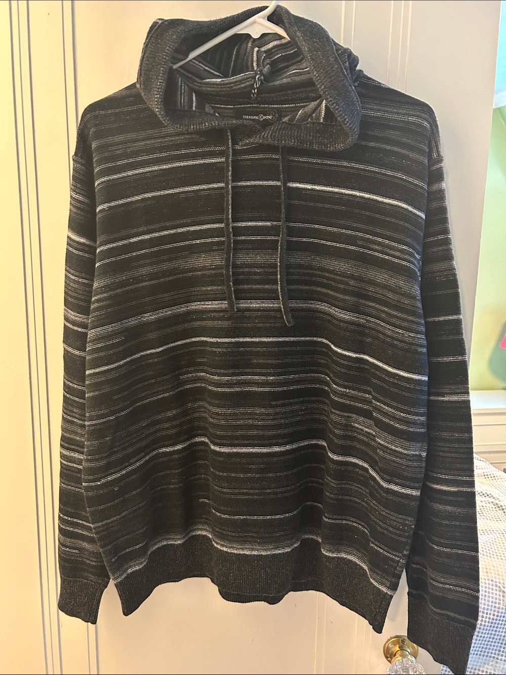 Treasure & Bond Men's Black and Gray Striped Crewneck Sweater